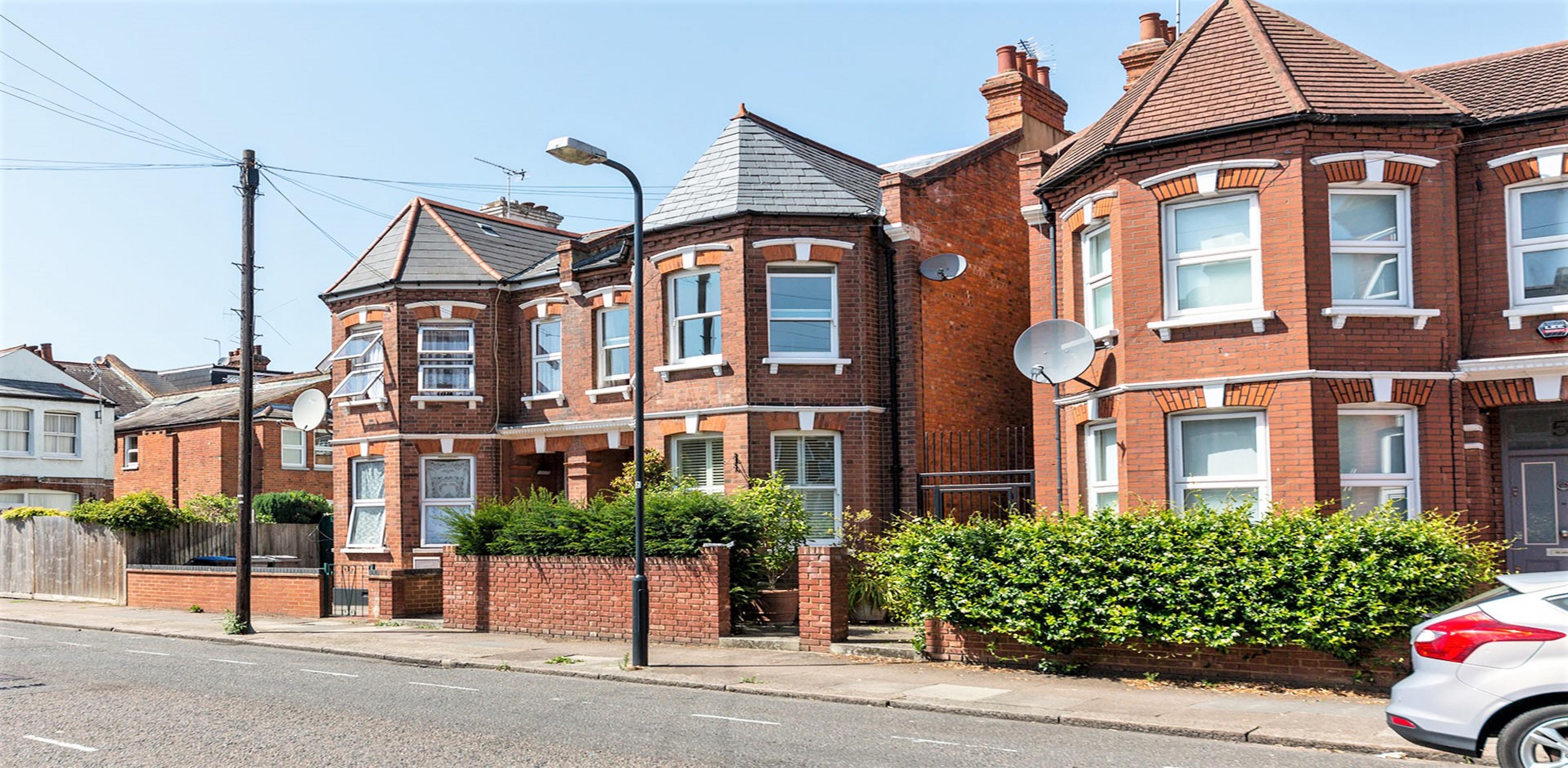 Stunning Apartment only minutes from underground  Acland Road, WILLESDEN GREEN NW2